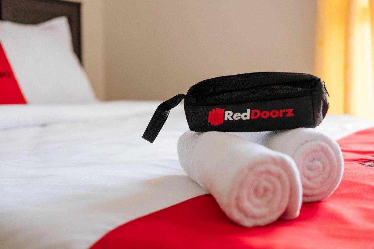 Reddoorz Apartment @ Sentul Tower Богор Екстер'єр фото